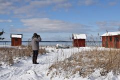 Lintubongaus ja havainnoista raportoiminen on perinteinen esimerkki kansalaistieteestä. Kansalaistieteeseen voi osallistua monin tavoin, myös kotisohvalta käsin. Kuva: Kennerth Kullman /Mostphotos