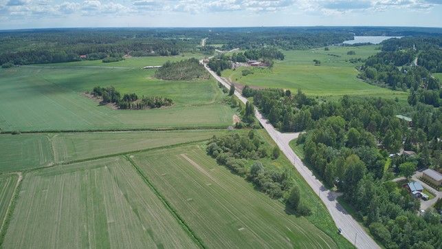 På landsväg 132 (Lopentie) byggs en gång- och cykelväg på avsnittet mellan Aittakalliontie och Nummenpääntie.