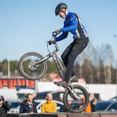 Trial-uppvisningar med Eemeli Kanervo, en av de främsta trialcyklisterna i Finland