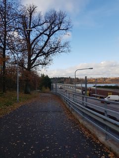 Näkymä Vuosaaren sillalle Vuosaaresta päin. Kuva: Sanna Meriläinen.