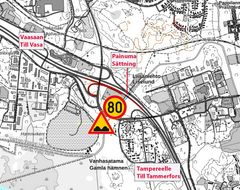 Skyltar om ojämn väg och den tillfälliga hastighetsbegränsningen 80 km/h läggs genast upp och begränsningen gäller till sättningen har reparerats.