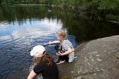 Luontopolkua pitkin pääsee Espoon eteläisimmälle järvelle, kauniille Pentalanjärvelle. Kuva: Jonna Pennanen, KAMU