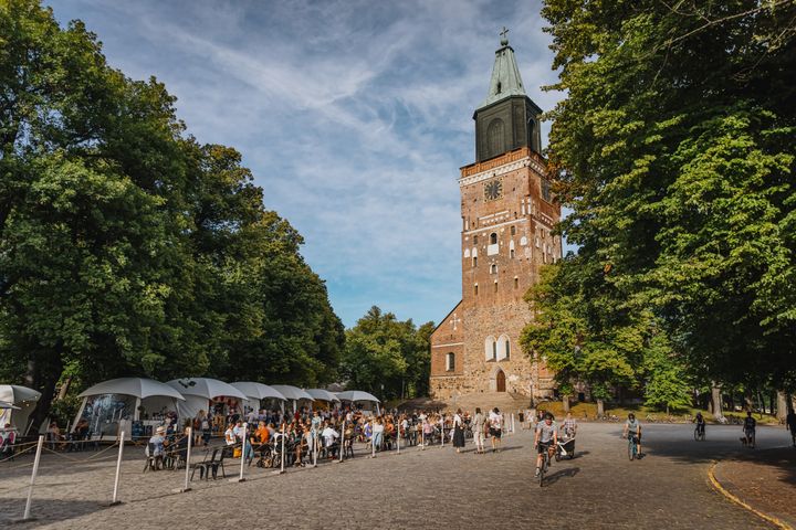 Tulevana kesänä Kirkkopuiston Terassi toimii myös tiivissä yhteistyössä Tuomikirkkoseurakunnan kanssa.