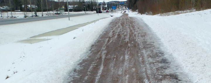 Harjahiekoitus-menetelmä vt 10 viereisellä kävely- ja pyöräilyväylällä
