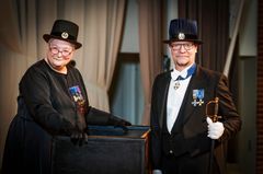 Suomen jääkiekkomaajoukkueen päävalmentaja Jukka Jalonen promovoitiin Jyväskylän yliopiston promootiossa kunniatohtoriksi. Jalonen sai promoottorina toimivalta romaanisen filologian professori Outi Merisalolta tohtorin hatun päähänsä ja miekan käsiinsä.
