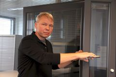Tiivin teknologiajohtaja Timo Nissisen mukaan huomattava vanhojen rakennusten sisäilman laatuun vaikuttava tekijä on liian vähäinen raikkaan korvausilman saanti.