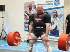 Juankosken Punnerruksen Jari Saario teki uuden SE:n 375 kg:a miesten sarjaan yli 120 kg:a