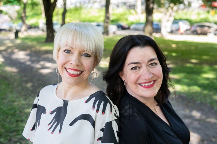 Kamon Oy:n yrittäjät Kati Harki ja Monica Jalonen ovat toimineet kuluttajaviestinnän parissa 2000-luvun alusta lähtien. Kuvaaja: Nelli Kivinen / Nelli Kuvaa!