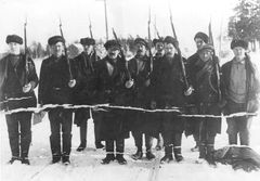 Leppävaaralaisia punakaartilaisia lähdössä Tampereelle (EKM)