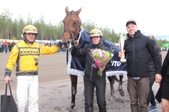 Iivo Niskanen sai juhlia osaomistamansa Victory Bonsain 20 000 euron voittoa juhannusraveissa.
