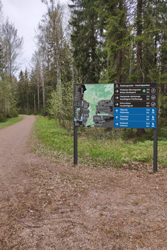 Kuvasovite Keskuspuiston uudesta opastetaulusta. Havainnekuva: WSP Finland Oy/Ari Kujala
