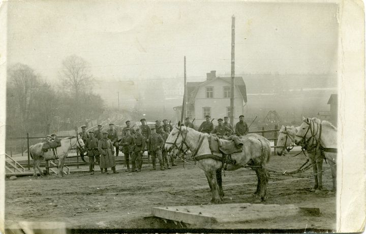 Saksalaisia sotilaita Leppävaaran asemalla 12.4.1918 Kuva EKM.