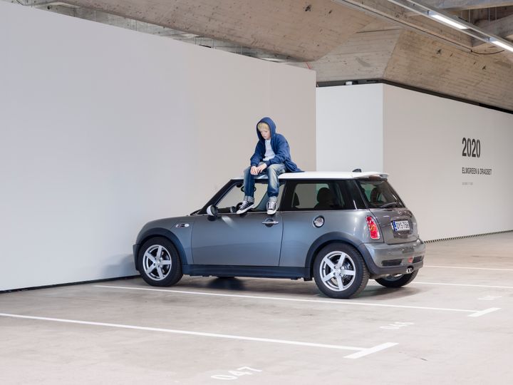 Elmgreen & Dragset, 
The Wait, 2013–2020, 
private collection. 

Photo: Paula Virta / EMMA