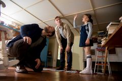 Teattereissa nähtävään koosteeseen kuuluu mm. Cannesissa kunniamaininnalla palkittu Teppo Airaksisen ohjaus Katto.