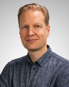 Ortopedian ja traumatologian erikoislääkäri Tuomas Brinck