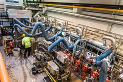 Oulu Mining School -tutkimuskeskuksessa on maailman ensimmäinen yliopistoympäristöön rakennettu jatkuvatoiminen automatisoitu koerikastamo. Tutkimus- ja tuotantolaitos kattaa mineraalien rikastamon mittakaavassa 1:2500, ja se perustuu Pyhäsalmen kaivoksen rikastamoon. Vuonna 2012 käyttöön otettu koerikastamo tarjoaa innovatiivisen ympäristön rikastusteknisten yksikköprosessien opetukseen ja tutkimukseen. Kuva: Oulun yliopisto.