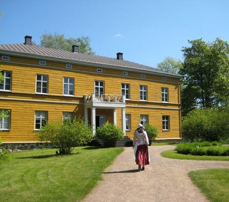 Suojellun Anjalan kartanon historia alkaa 1600-luvulla ja nykyisin se on Regina-säätiön omistuksessa ja sen toimintaa ylläpitää Ankkapurhan kulttuurisäätiö. Kuva: Kirsi Juura