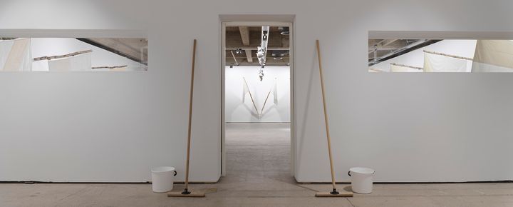 Hesselholdt & Mejlvang: The White Exhibition, EMMA, 2021. Kuva: Ari Karttunen / EMMA.