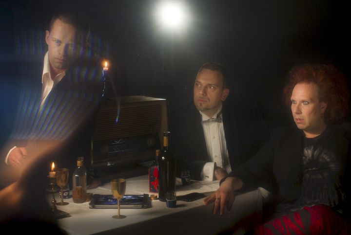 Symposion: Thomas Freundlich, Rene Ertomaa, Kärtsy Hatakka. Kantaesitys 10.9.2015.