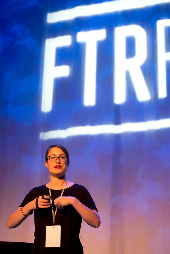 "Teollisuuden neljäs vallankumous mullistaa kaikki toimialat." Olivia Price-Walker avasi FTRForum- 2017 -tapahtuman tulevaisuuden megatrendeillä. Kuva: Heikki Jokinen.