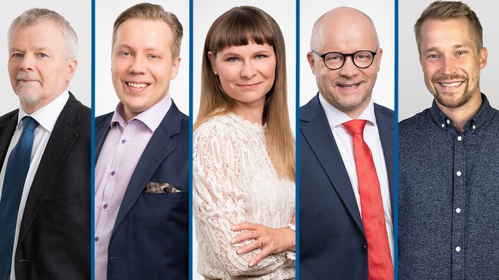 Etlan arvioita vuoden 2023 talouden ilmiöistä ja kehityskuluista ovat käyneet läpi tutkimusneuvonantaja Tarmo Valkonen, tutkimusjohtaja Tero Kuusi, ennustepäällikkö Päivi Puonti, toimitusjohtaja Aki Kangasharju ja Senior Fellow -tutkija Joonas Tuhkuri.