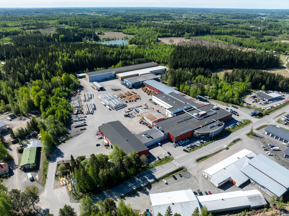 Teräselementin tehdas Lempäälässä