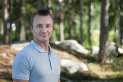 Vuonna 1986 syntynyt Harri Mäenpää asuu Seinäjoella ja työskentelee tuotekehityksen parissa.