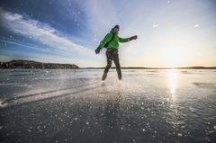 Retkiluistelua Pielisellä. Koli-Lieksa. Kuva: Kolin Matkailu.