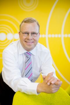DNA:n kuluttaja- ja yritysliiketoiminnan johtaja Pekka Väisänen.