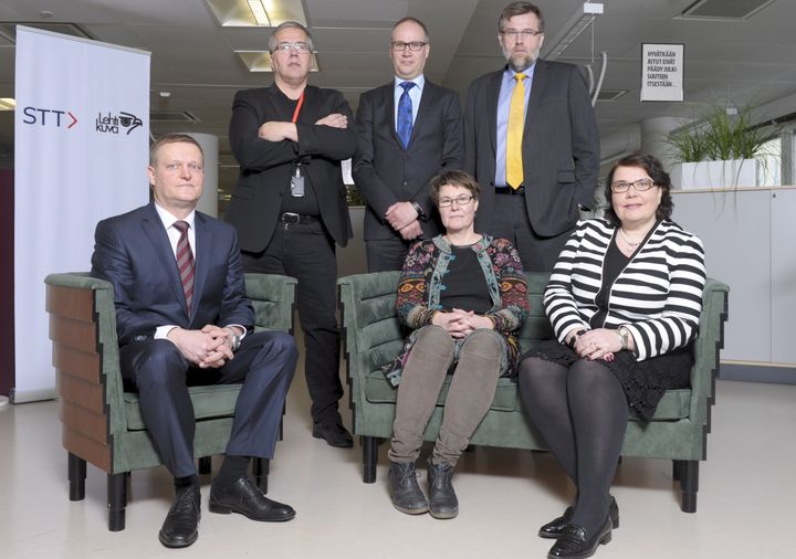 STT:n uusi hallitus. Juha-Petri Loimovuori (vas.), Tapio Sadeoja, Pekka Mervola, Barbro Teir, Kari Vainio ja Merja-Ylä-Anttila. Kuvasta puuttuu Esko Ranto.