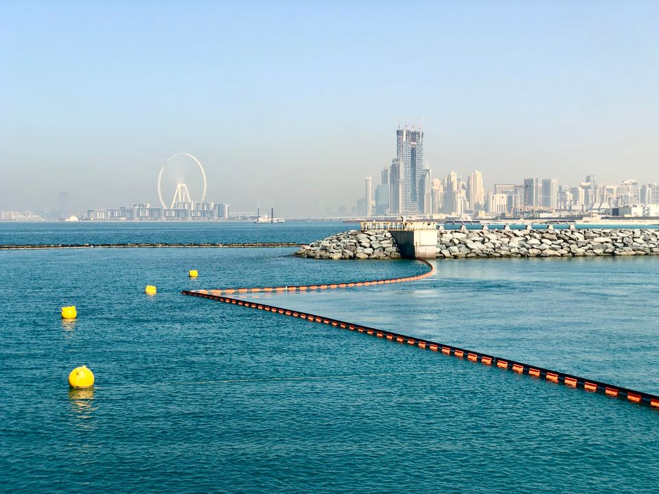 Lamor_booms in seawater intake, Dubai