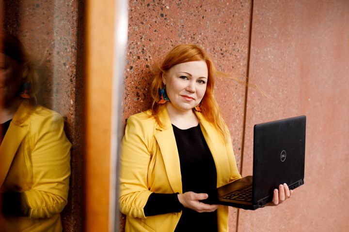 Susanna Rautio on tutkinut sosiaalityön digitalisoitumisen vaikutuksia. Kuvaaja: Hanna-Kaisa Hämäläinen