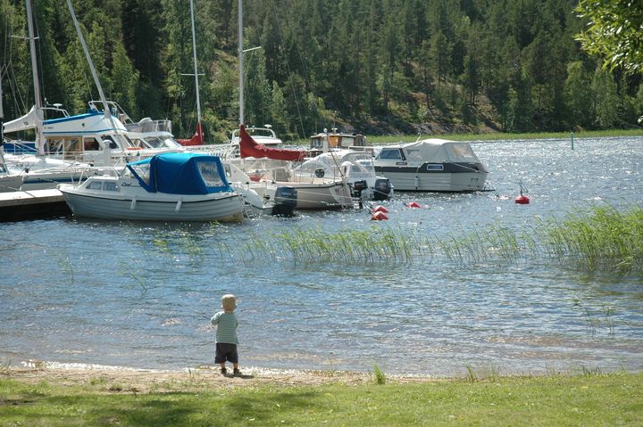 Venealan Keskusliitto Finnboat suosittelee venetarvikehankintoja tehdessä ottamaan huomioon tuotteiden taustat ja käytettävyyden myös tulevaisuudessa. Ainut tapa varmistua esimerkiksi venelämmittimen turvallisuudesta, luotettavuudesta ja vaatimuksenmukaisuudesta on hankkia tuotteet luotettavalta eurooppalaiselta valmistajalta tai maahantuojalta.