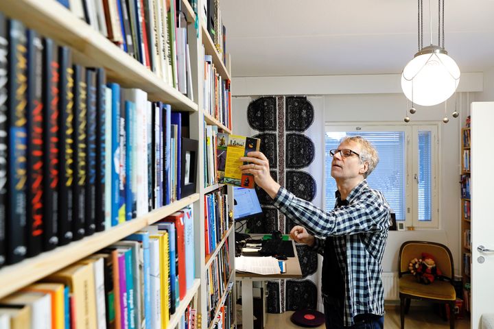 Vuoden 2022 tiedetoimittaja: Toimittaja Ilpo Salonen (kuva: Mikko Käkelä)