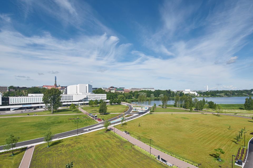 Finlandia-talo ja Töölönlahden puisto