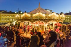 Karuselli on Tuomaan Markkinoiden vetonauloja. Kuva: Jussi Hellsten