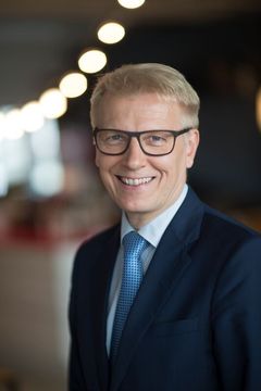 Asunto-, energia- ja ympäristöministeri Kimmo Tiilikainen