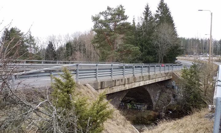 Jäkärlän silta.