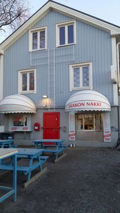 Vaakon Nakki on keskeinen suomalaisen grillikioskikulttuurin kivijalka. Kuva: Vaakon Nakki