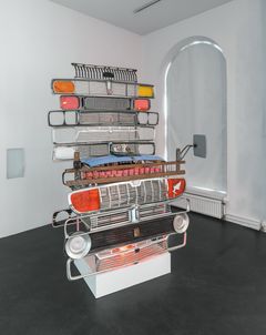 Marja Kolu: Grill Grill, esinekooste | assemblage | assenblage, Galleria | Galleri | Gallery Sculptor, 2020. Kuva: Tiitus Verhe