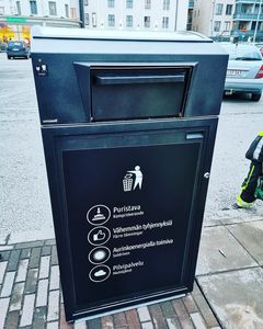 Turku testasi aurinkovoimalla  roskat puristavien  suomalaisten älyroska-astioiden toimivuutta ennen suurtilausta kuuden kappaleen koe-erällä, josta yksi on toiminut alkuvuodesta saakka Turun linja-autoaseman edustalla.