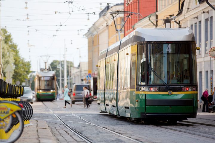 HKL vastaa muun muassa kantakaupungin raitiovaunujen liikennöinnistä. Kuva: Marja Väänänen.