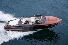 Riva on tunnetuin Boats Storen edustaman italialaisen Ferretti Groupin venemerkeistä. Kaunislinjaisia veneitä on valmistettu vuodesta 1842 lähtien Iseo-järven rannalla Pohjois-Italian Lombardiassa.