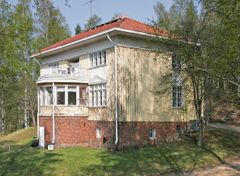 Outokummussa sijaitseva Tuulensuu-niminen rakennus (1914) sai Pohjois-Karjalan ELY-keskukselta rakennusperinnön hoitoavustusta. Kuva: Pekka Piiparinen / Pohjois-Karjalan ELY-keskus.