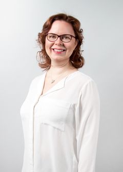 Copywriter-tiedottaja Sari Hosio