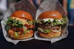 Vantaan Myyrmäen Deluxe Burgersin taidonnäytteitä Burger Lovers Festival -tapahtumassa kesällä 2019. Kuva Antti Suikkari, Burger Lovers Festival