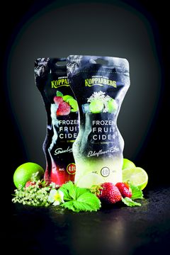 Kopparberg Frozen Fruit Cider Strawberry & Lime ja Elderberry & Lime -jääsiideripakkaus. Kuva: Vastavirta Oy