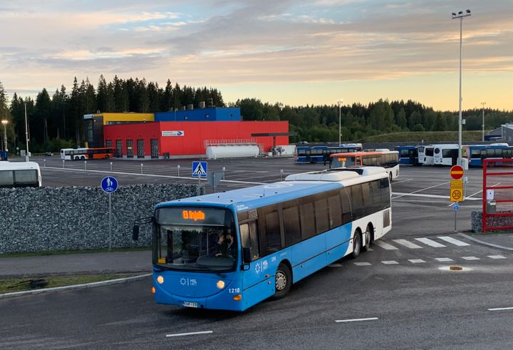 Koiviston Auto -konsernin omistama Helsingin Bussiliikenne Oy on yksi merkittvist linja-autoliikenteen harjoittajista pkaupunkiseudun julkisessa liikenteess.