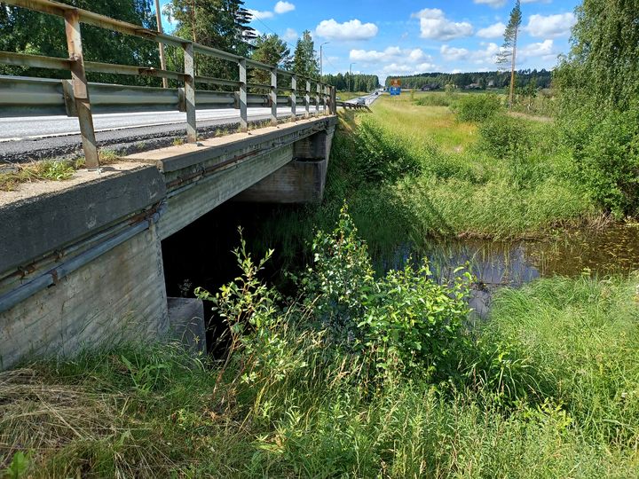 Reilut 60 vuotta vanha Kärppälänjoen silta uusitaan kokonaan.