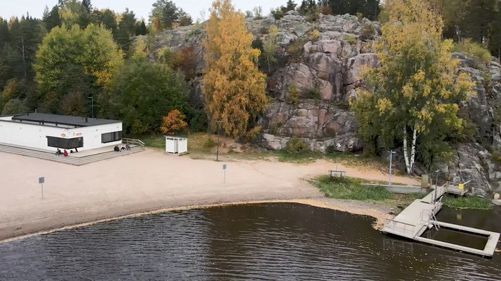 Pikkukosken uimarannan lisäksi kioskiyrittäjiä haetaan lisäksi Marjaniemen ja Laajasalon uimarannoille sekä Seurasaaren uimalaan. Kuva: Helsingin kaupunki